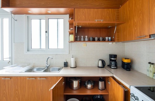 Nea Smirni Apartment | Santorini 2-Bedroom Apartment in Nea Smyrni