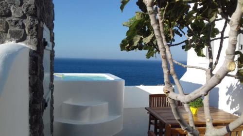 Imerovigli House | Santorini Sea View Apartments