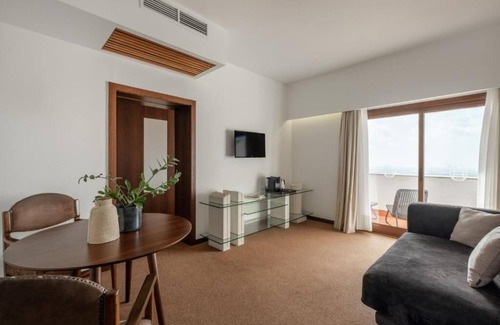 Laundos Hotel | Sao Felix Hotel Hillside and Nature