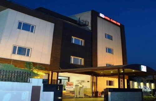 Auli Hotel | Sapna Clarks Inn Lucknow