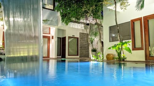 Sen Sok Hotel | Sarina Hotel & Villa