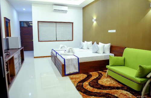 Pallebedda Hotel | Saru Blue Sapphire Hotel