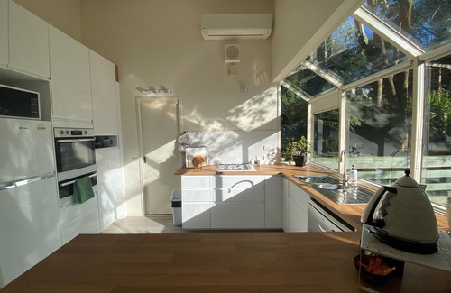 Sassafras House | Sassafras Treehouse in The Dandenong Ranges, Victoria