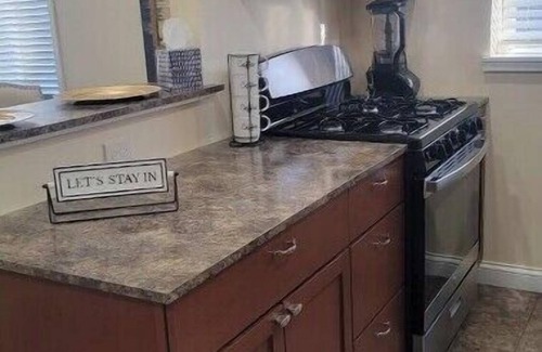 Mount Auburn Apartment | Sassy Cincy #1