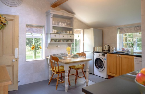 Chorlton-by-Backford Cottage | Saughall Mill Farm Cottage