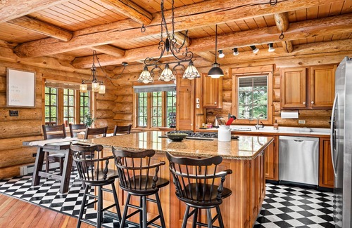 Cloquet Cabin | Sauna, Massage Chair, Firepit, Woods, Pet Friendly