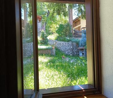 Sauze d'Oulx Apartment | Sauze d'Oulx ciabot la garitüla with garden - wifi- close to the chairlift