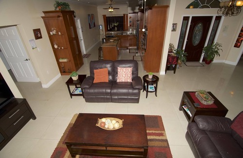 Savannah House | Savhaven - 4 Bed, 4 Bath with Pool, Sleeps 8 (2 minutes away from Spotts Beach)