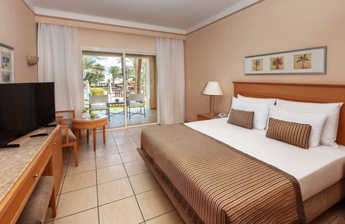 Makadi Bay House | Savor Exceptional Breakfast in Relaxing Room Close to Makadi Beach