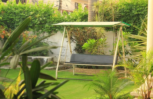 Jalandhar House | Savrupson Modern Villa (Bed & Breakfast)