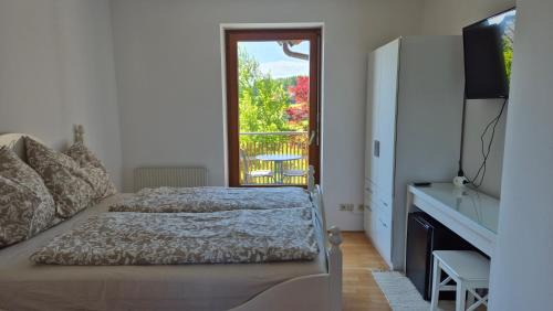 Perwang am Grabensee House | SBE Rooms - Near Salzburg And Lakes