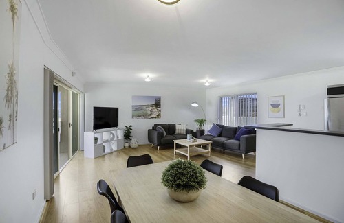 Scarborough Apartment | Scarborough Escape