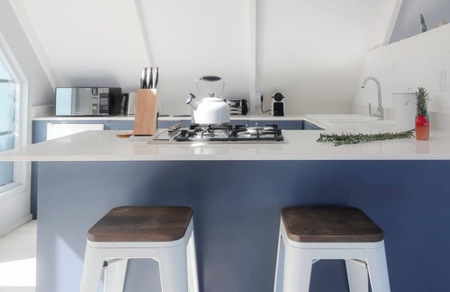 Cape Peninsula Apartment | Scarborough Loft: Your Stylish Seaside Retreatn