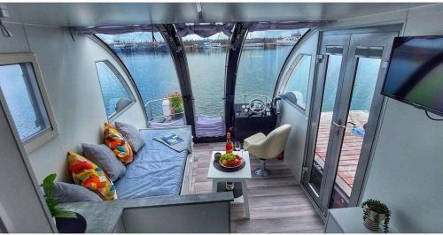 Old Town Boat Rental | Scarlet Sea House
