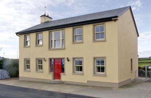 Labasheeda House | Scenic Estuary Way 3-Bed Home in Labasheeda
