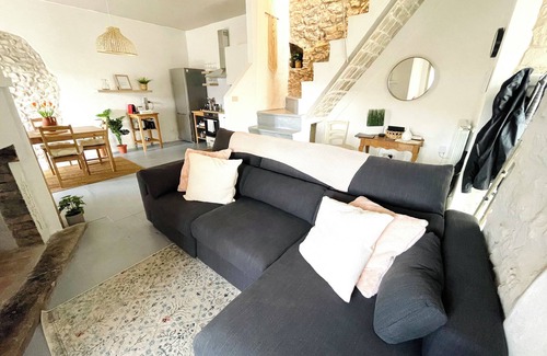 Colledimezzo House | Scenic Italian Escape: Cozy & Modern Vacation Home