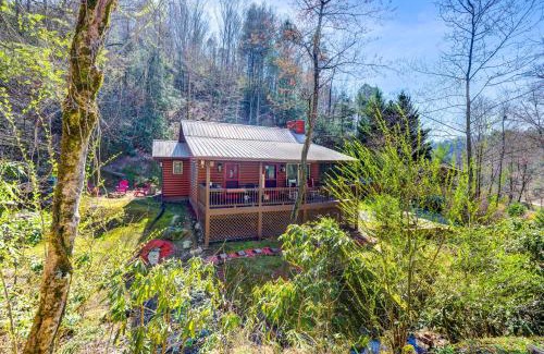 Marble House | Scenic Marble Cabin with Fire Pit!