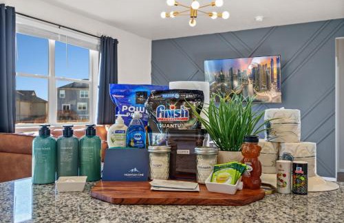 Loveland House | Scenic Mountain Retreat Golf, Pickleball, Relax