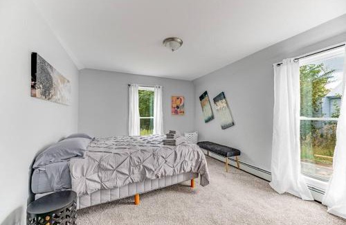 Costigan Apartment | Scenic Riverside - 4 BD - Parking Available