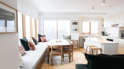 Hotham Heights Apartment | Schnapps 6