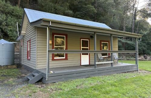 Walhalla House | School Cottage