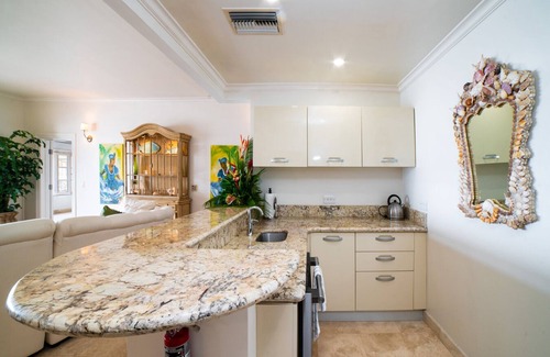 Schooner Bay Condo | Schooner Bay 305 Penthouse by Fantasia Villas