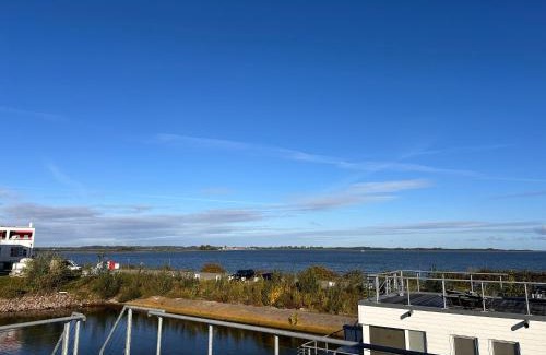 Olpenitz Boat Rental | Schwimmendes Haus - An Bord Zwei