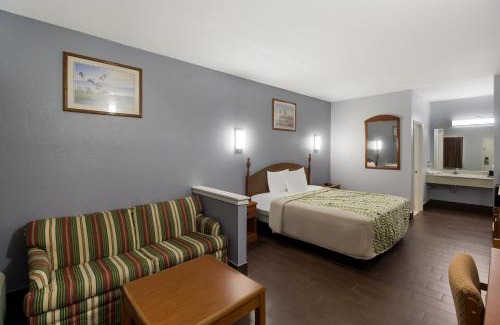 Hankamer Hotel | Scottish Inn & Suites