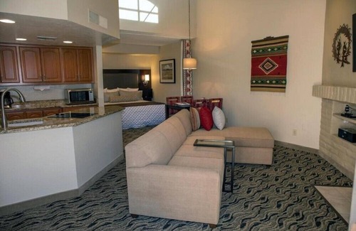 Arcadia Apartment | Scottsdale Camelback Resort Stylish Studio with Jacuzzi