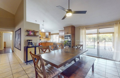 Buenavante House | Scottsdale Escape – Poolside Fun & Family-Friendly Comfort!