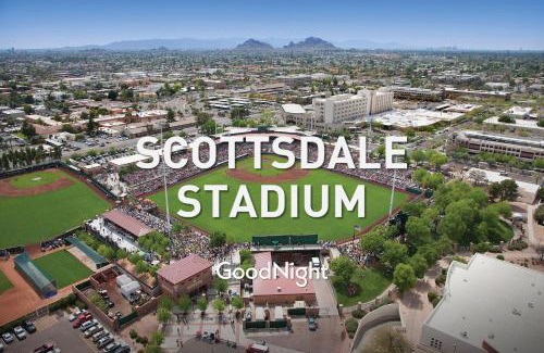 Paradise Park Vista House | Scottsdale Oasis-Saltwater Pool & Putting Green
