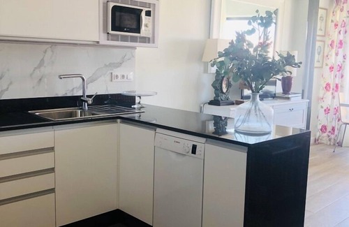 Panxon Apartment | Sea and Beach Latin, garage, landscapes, gastronomy, leisure,
