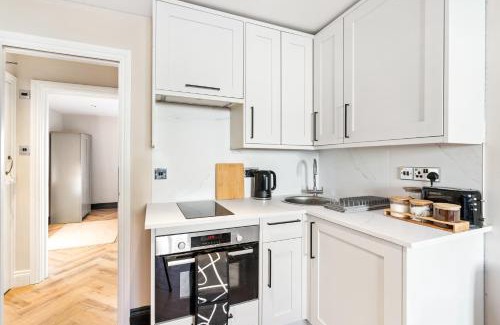Brighton Apartment | Sea Breeze Escape