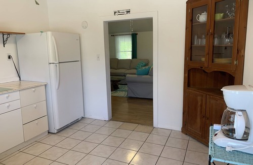 Cockburn Town Apartment | Sea Breeze Guest House - Grand Turk