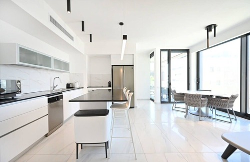 Kerem HaTeimanim Apartment | Sea&City at Geula with MAMAD by HolyGuest