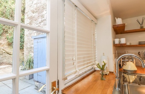 Pentewan Cottage | SEA CLIFF COTTAGE, pet friendly, luxury holiday cottage in Pentewan