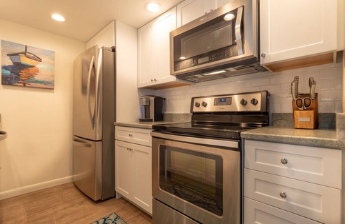 Bethany Beach Condo | Sea Colony pearl! Renovated 4-room apartment!