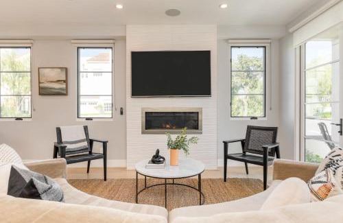 Corona del Mar House | Sea Crown by AvantStay 5mins from the Beach w Multiple Terraces PermitSLP13639