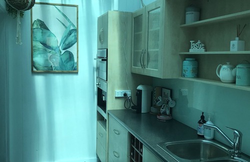 Port Vincent Apartment | SEA FOREVER cosy seaside apartment metres to beach shops and dining