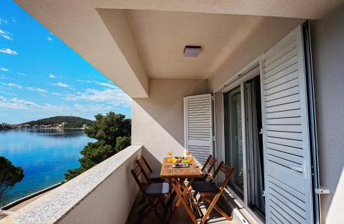 Podglavica Apartment | Sea Front Apartments Ivana