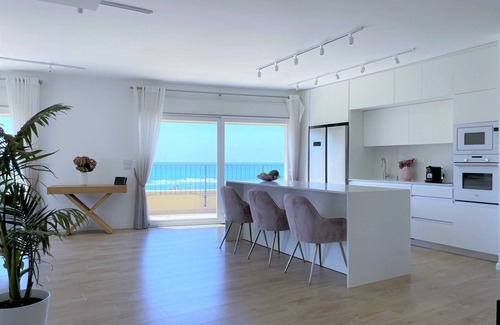 Jaffa Apartment | Sea front Penthouse with terrace and elevator