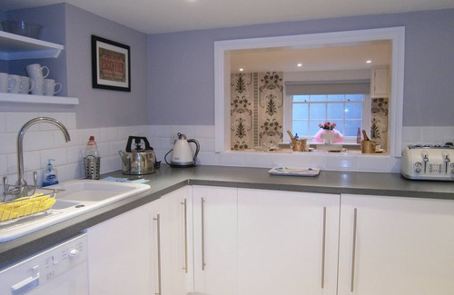 Kemptown House | Sea Front views, 5 min seafront walk to Brighton Pier