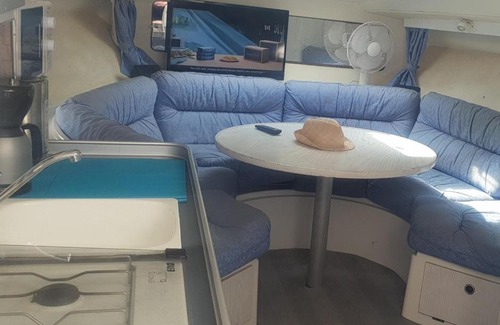 Le Chateau Boat Rental | Sea Guesthouse
