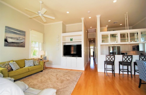 The Shores House | Sea Hawk Elegant beach house at The Shores Subdivision with private swimming pool and hot tub.