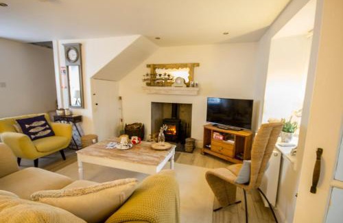 Aberdour House | Sea Hollies