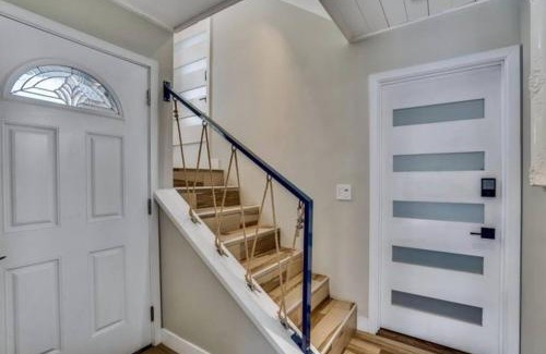 Mission Beach House | Sea house at Sea shore - 4 bedroom 3 bath - 14 ppl