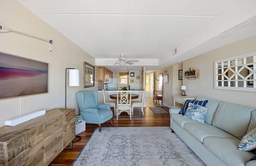 Avalon Condo | Sea La Vie: Oceanview Condo with Pool
