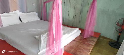 Koh Rong Boat Rental | sea love guesthouse