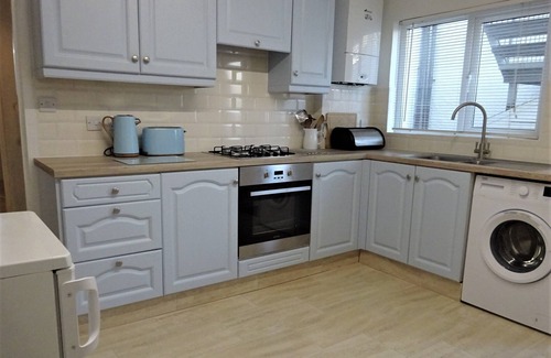 Exmouth Apartment | 'Sea-Lovers' - 2 bedroom flat steps from the Sea!