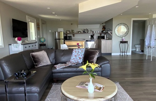 Otter Point House | Sea of Serenity Suite - Wide-Open Magical Autumn/Winter Ocean Views are upon us